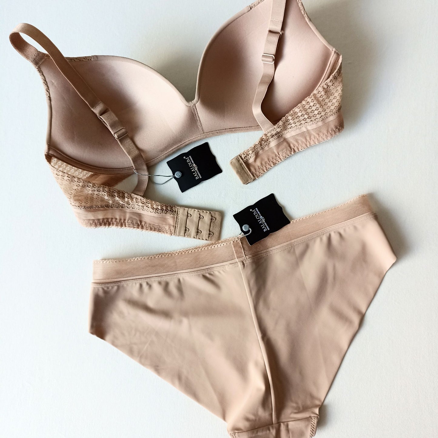 Sportinio stiliaus liemenėlė be lankelių su push-up, kūno (75C/XL)