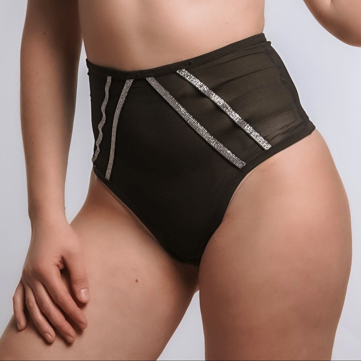 Aukštu liemeniu seksualios kelnaitės - stringai, M/XL