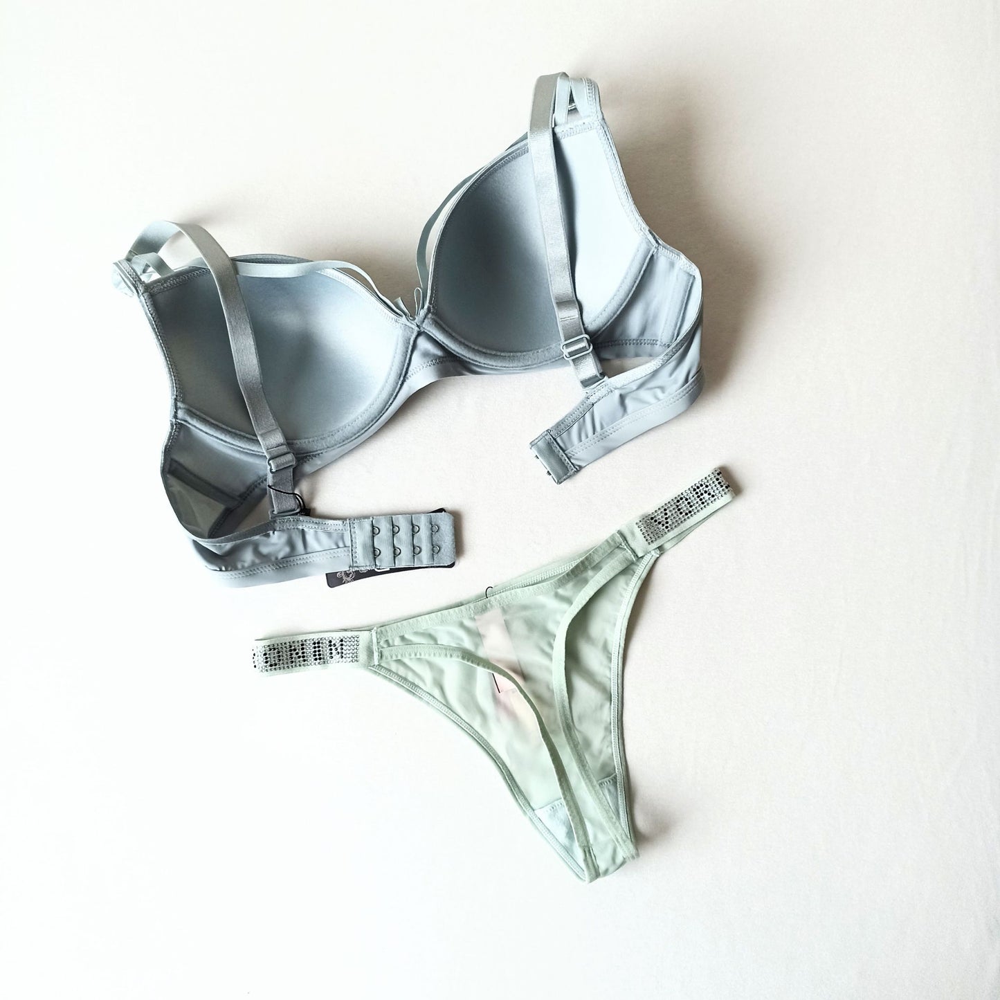 Seksuali liemenėlė su juostelėmis priekyje, žalsva (80-85B)