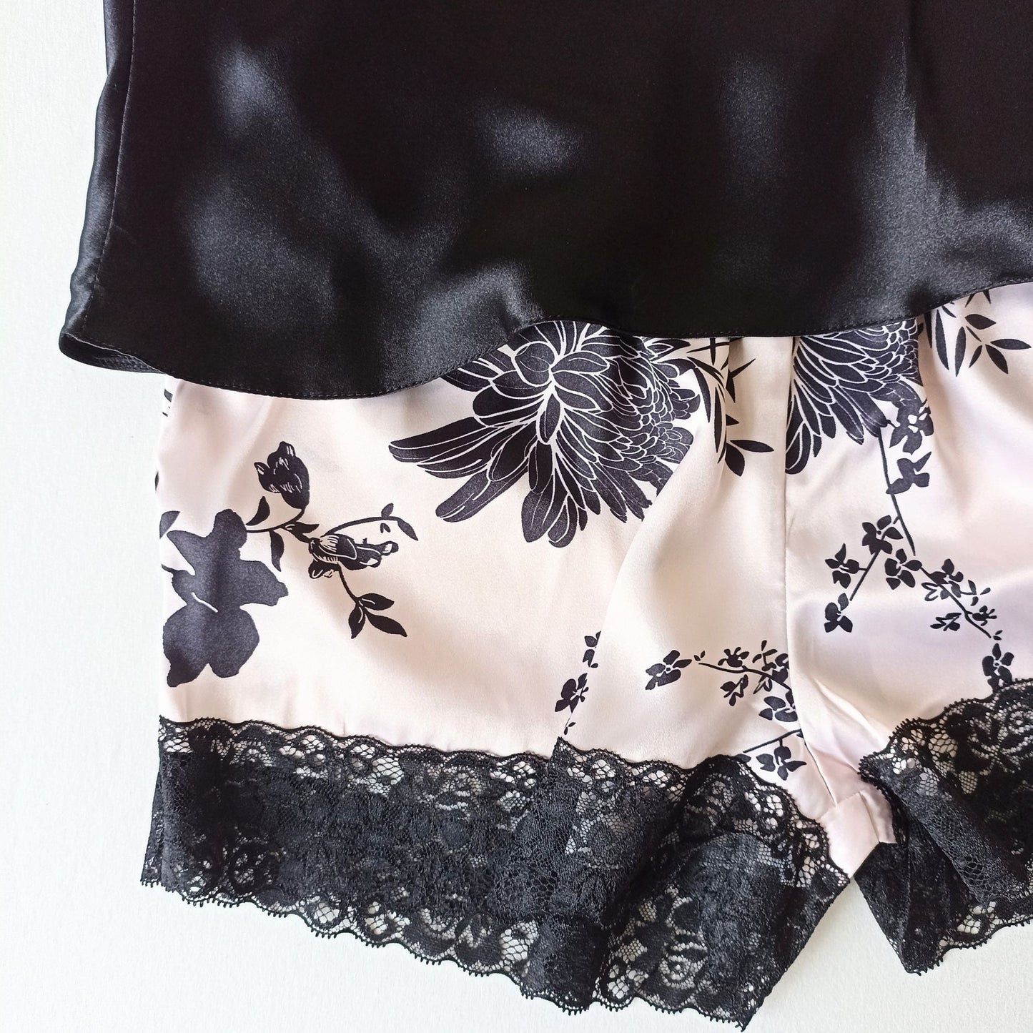 Atlasinė dviejų dalių pižama, juoda (S-XL)