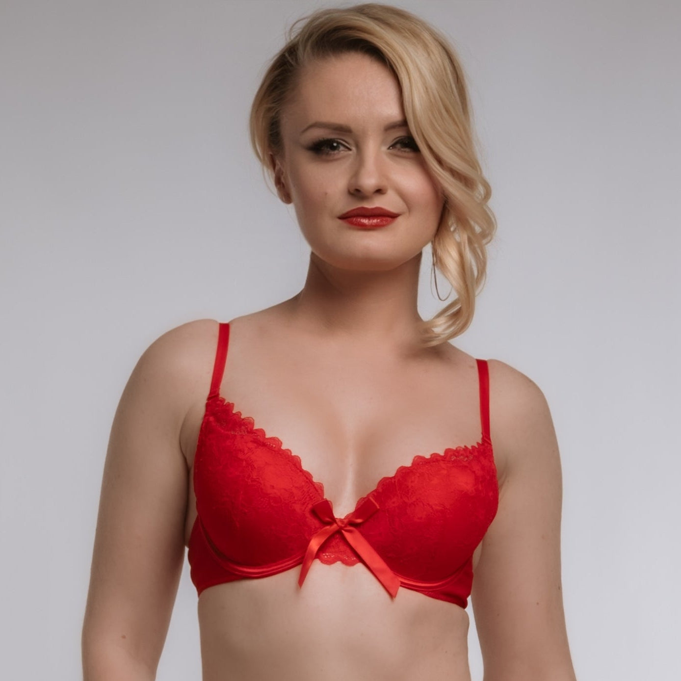 Seksuali pakietinta liemenėlė, raudona (75-85B)