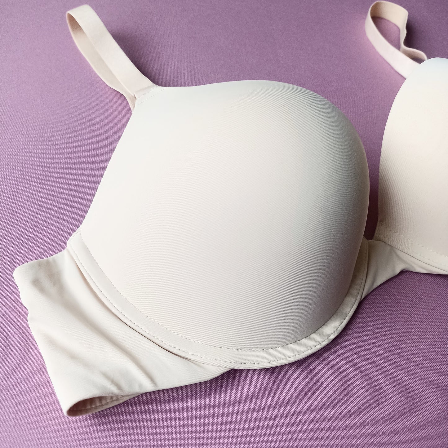 Lygi liemenėlė su push up "Balaloum", kūno šviesi (75B-85C)