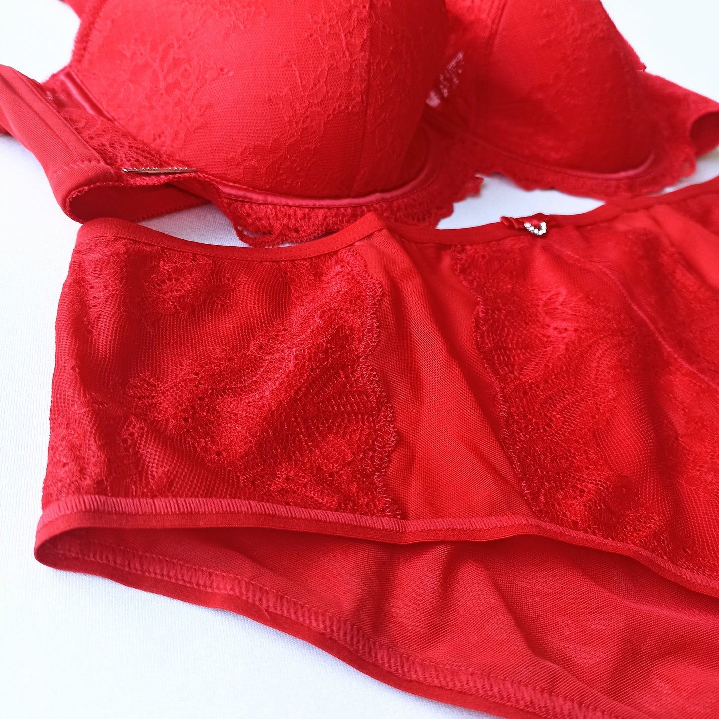 Prabangus liemenėlės ir kelnaičių komplektas,raudona (80D-100D/L-4XL)