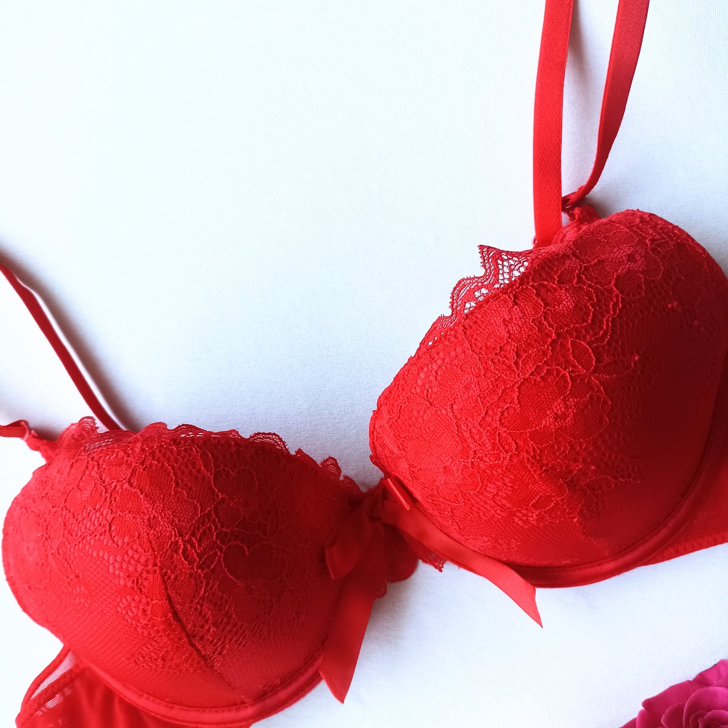 Seksuali pakietinta liemenėlė, raudona (75-85B)