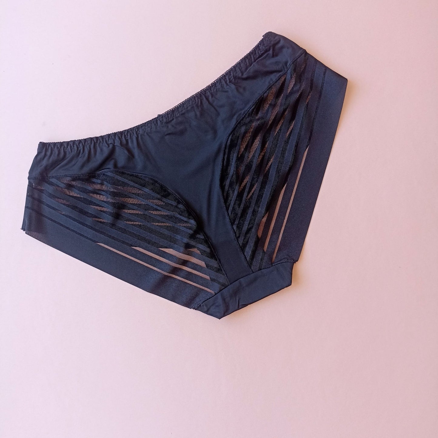 Elastingos patogios kelnaitės su tinkliuku, juoda (L-XXL)
