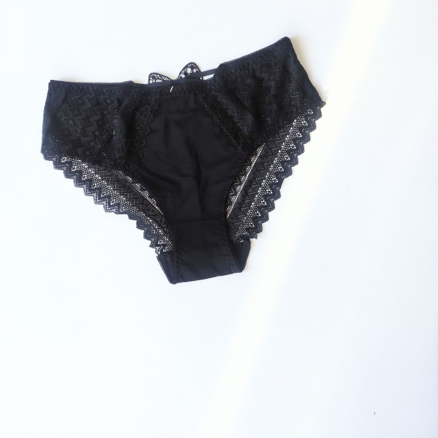 Nėriniuotos kelnaitės aukštu liemeniu su romantišku kaspinu nugaroje, 5 spalvos (XL-XXXL)