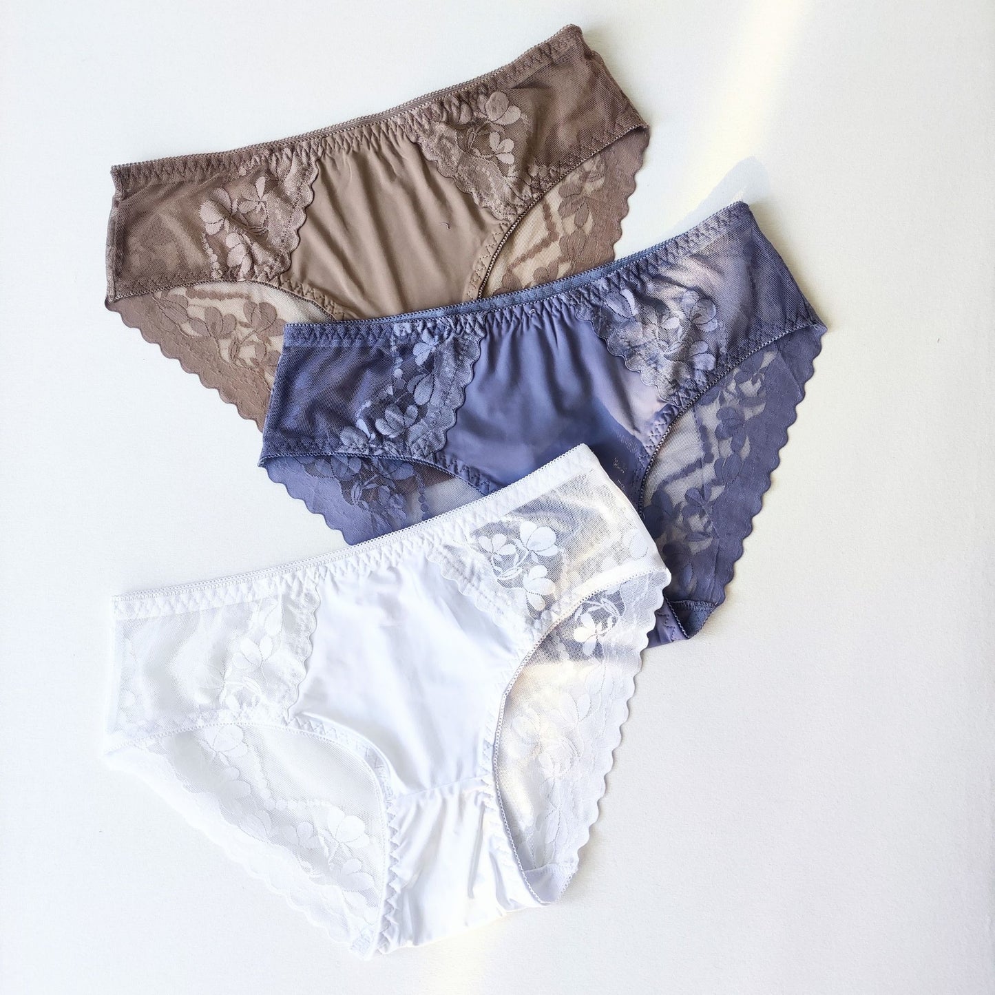 Nėriniuotos seksualios kelnaitės, 3 spalvos (XL-XXL, mažintos)