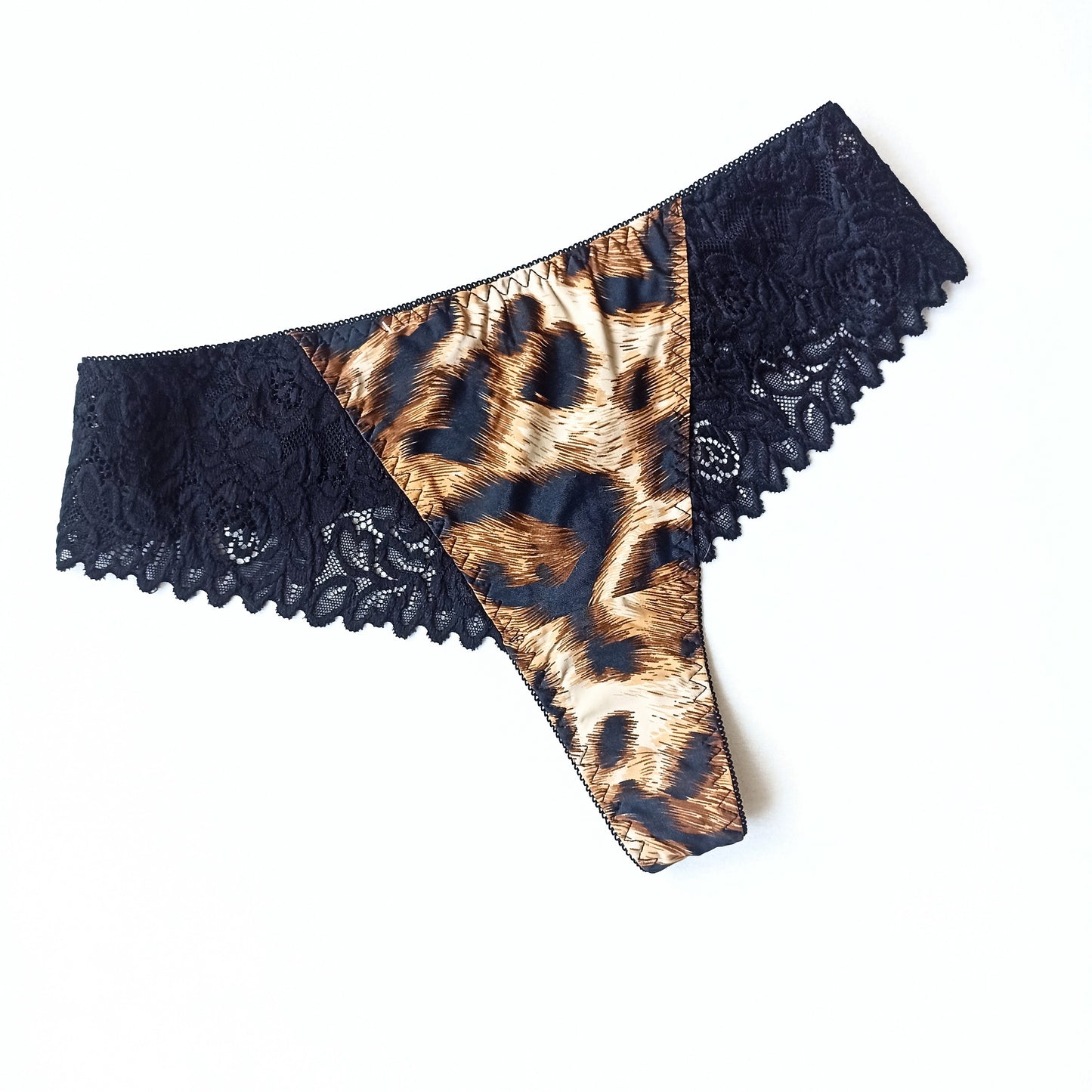 Leopardinio rašto nėriniuoti stringai, klasikinis josmuo (M-XL)
