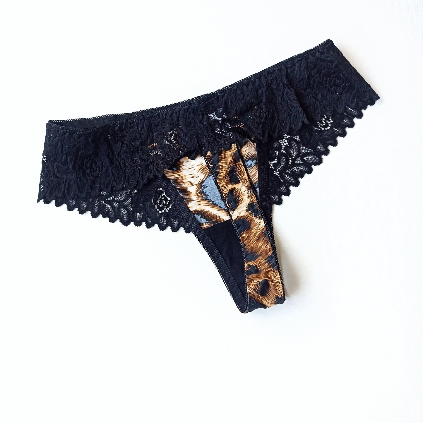Leopardinio rašto nėriniuoti stringai, klasikinis josmuo (M-XL)