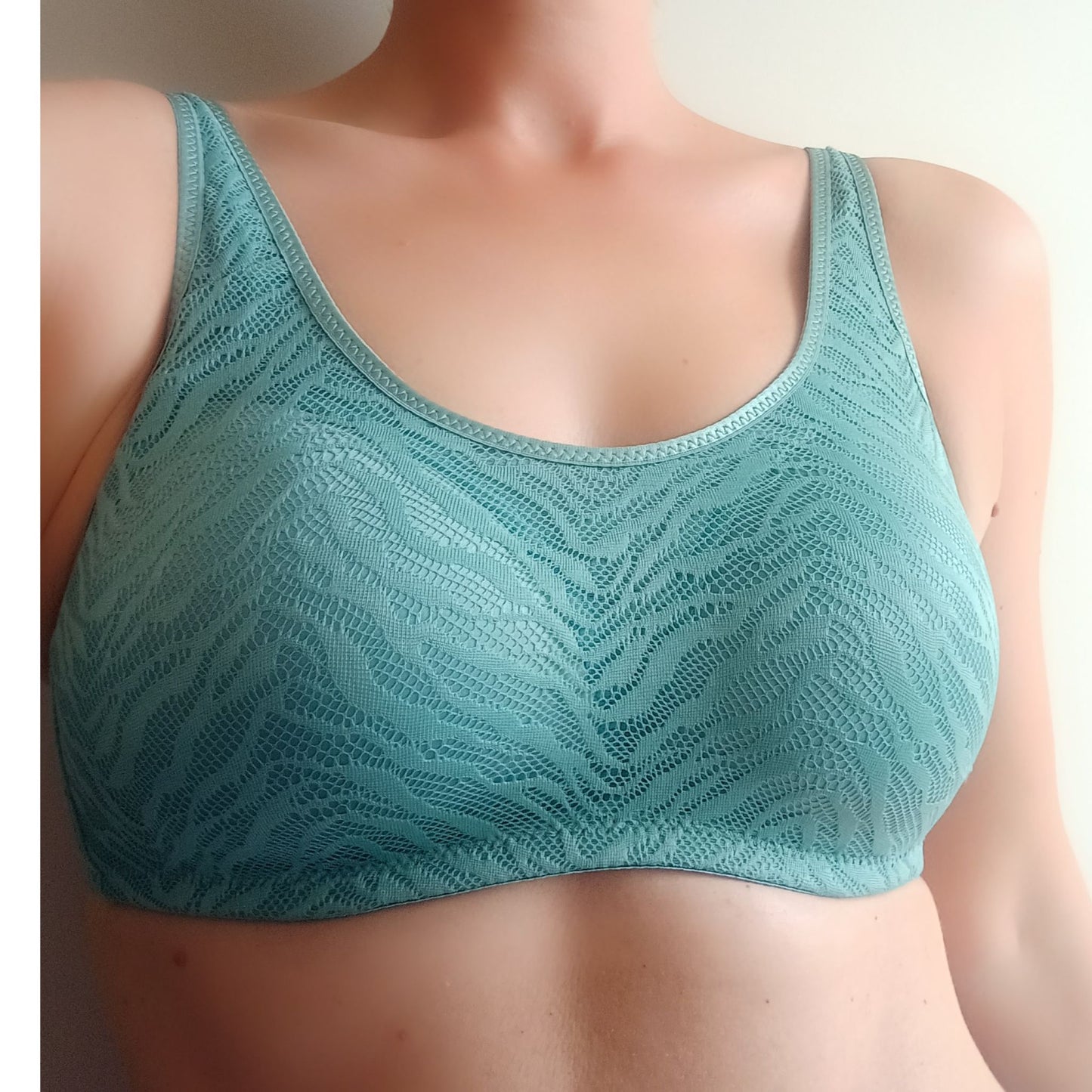 Sportinė liemenėlė be lankelių Linaise, žalia (85B-95B)