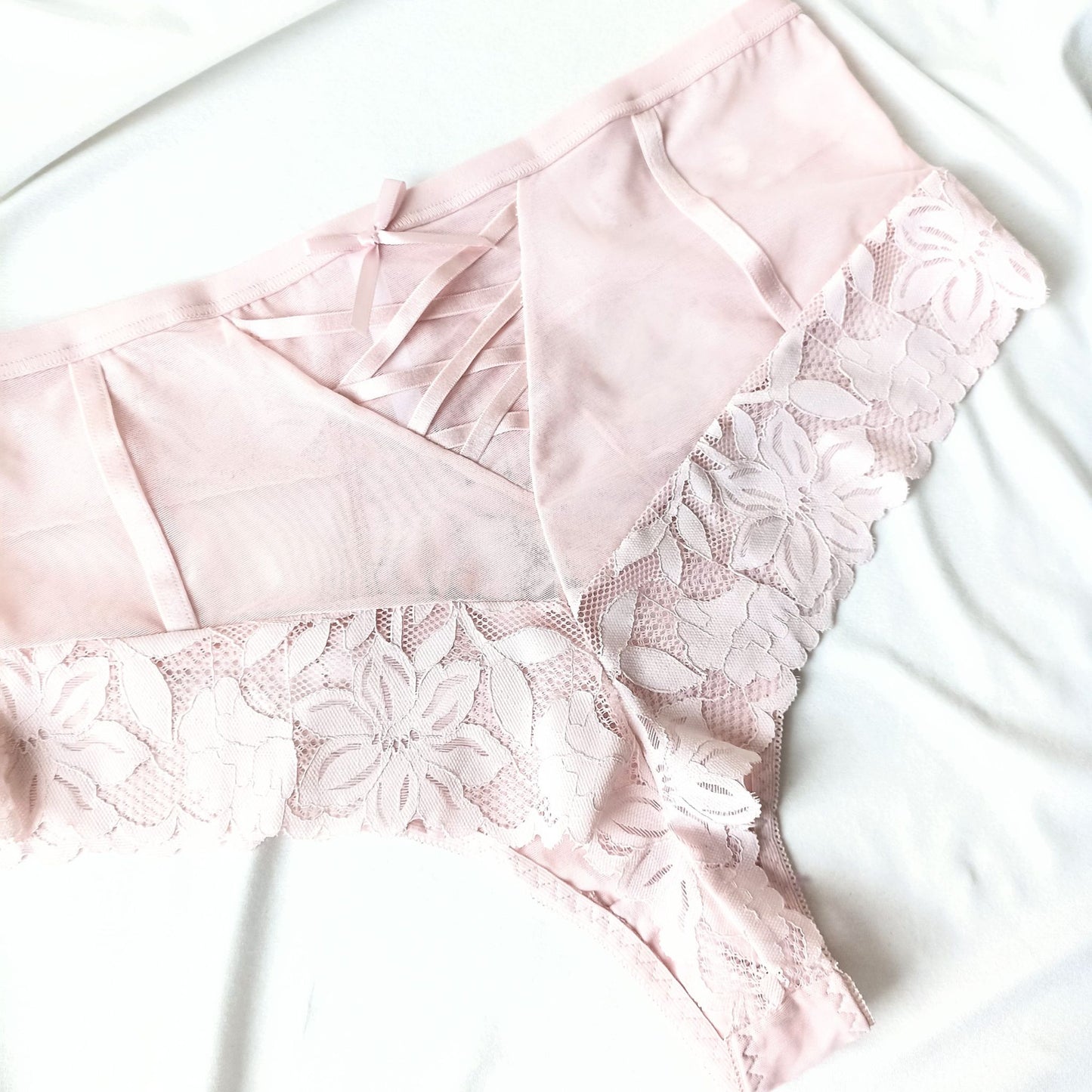 Aukšto juosmens patrauklūs stringai brazilai su nėrinais (XXL-4XL)