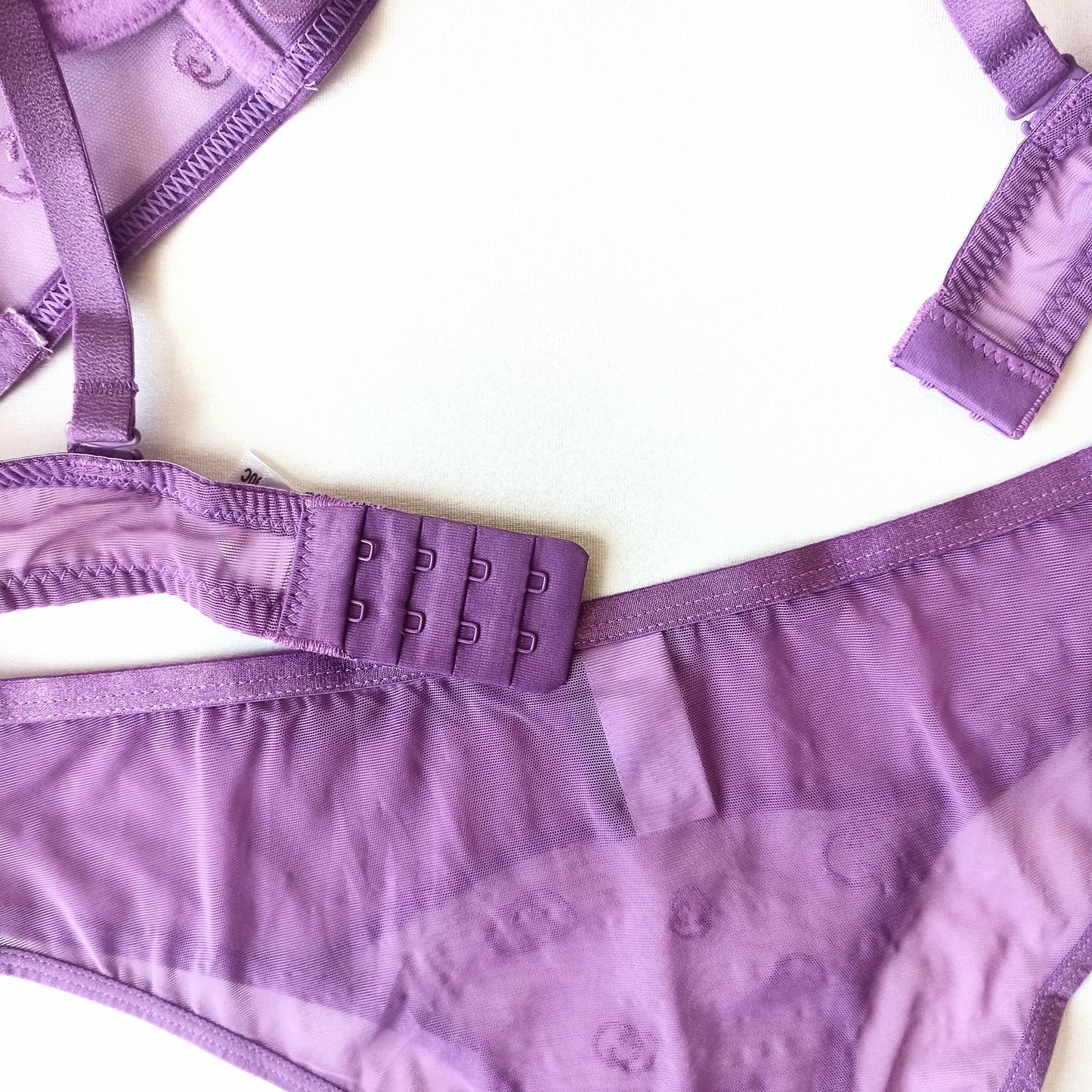 Puošnus liemenėlės ir kelnaičių komplektas "VIOLA" (80-90C)