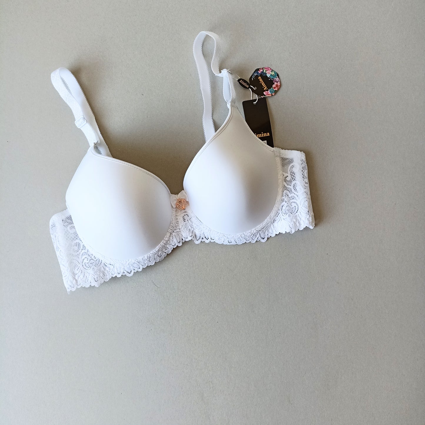 Lygi liemenėlė su push-up, balta (90-100D)