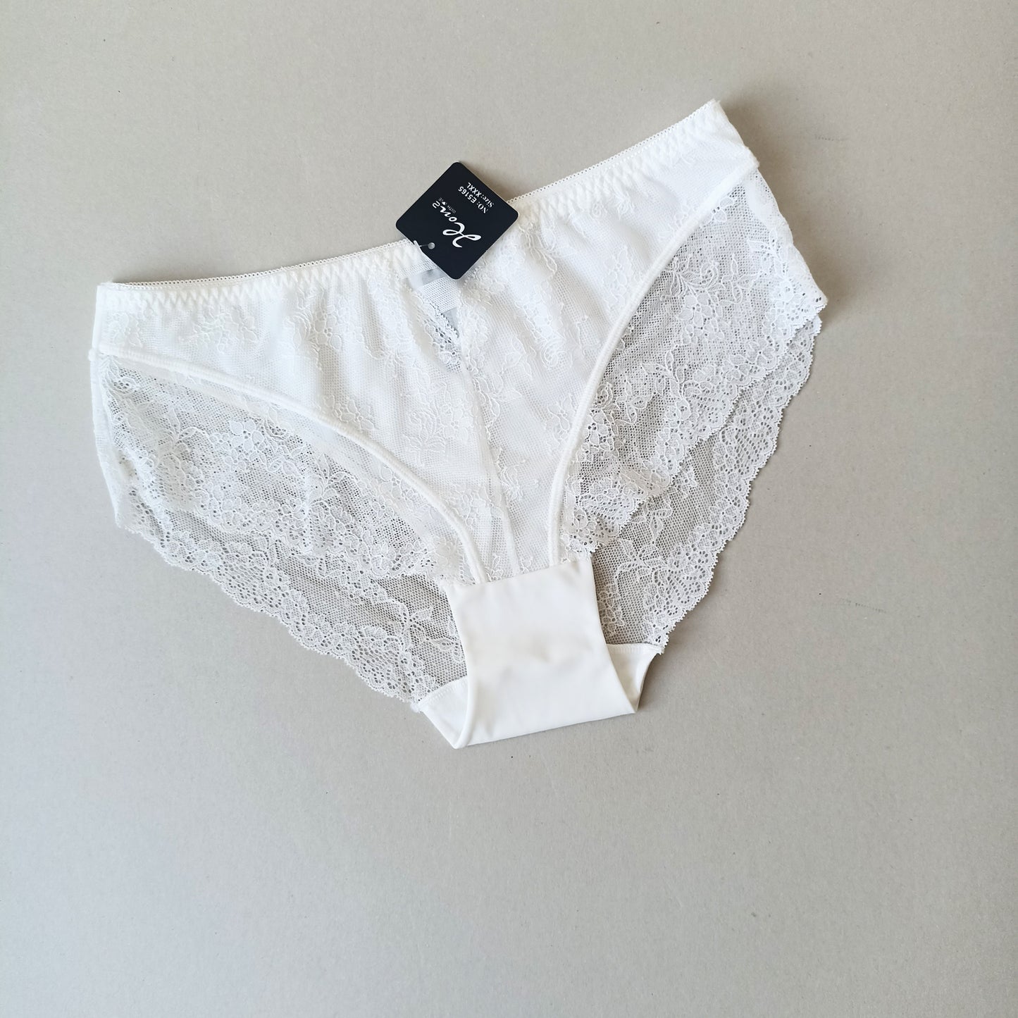 Puošnios nėriniuotos kelnaitės, pieno balta (XL,3XL)