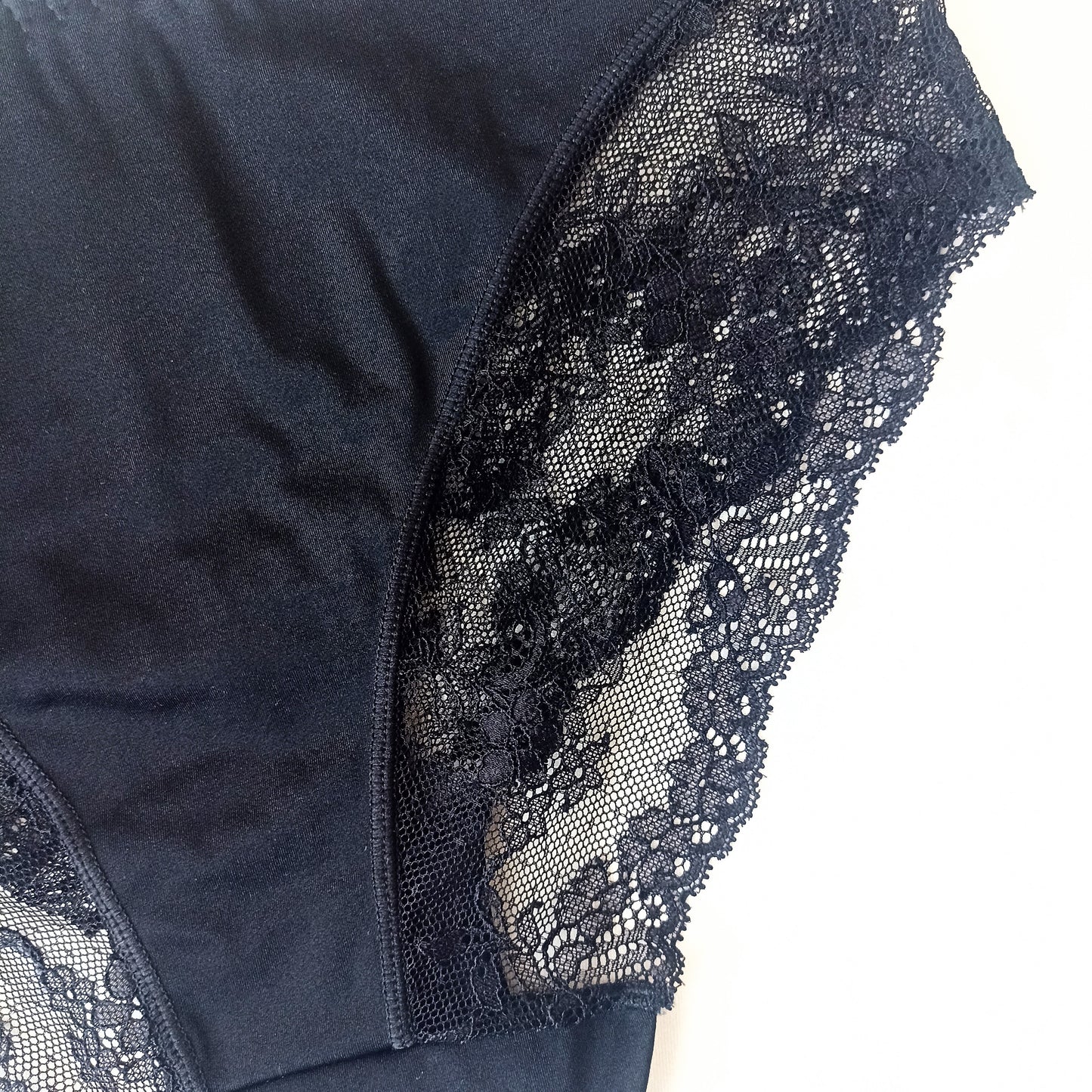 Puošnios nėriniuotos kelnaitės, juodos (XL-XXL)