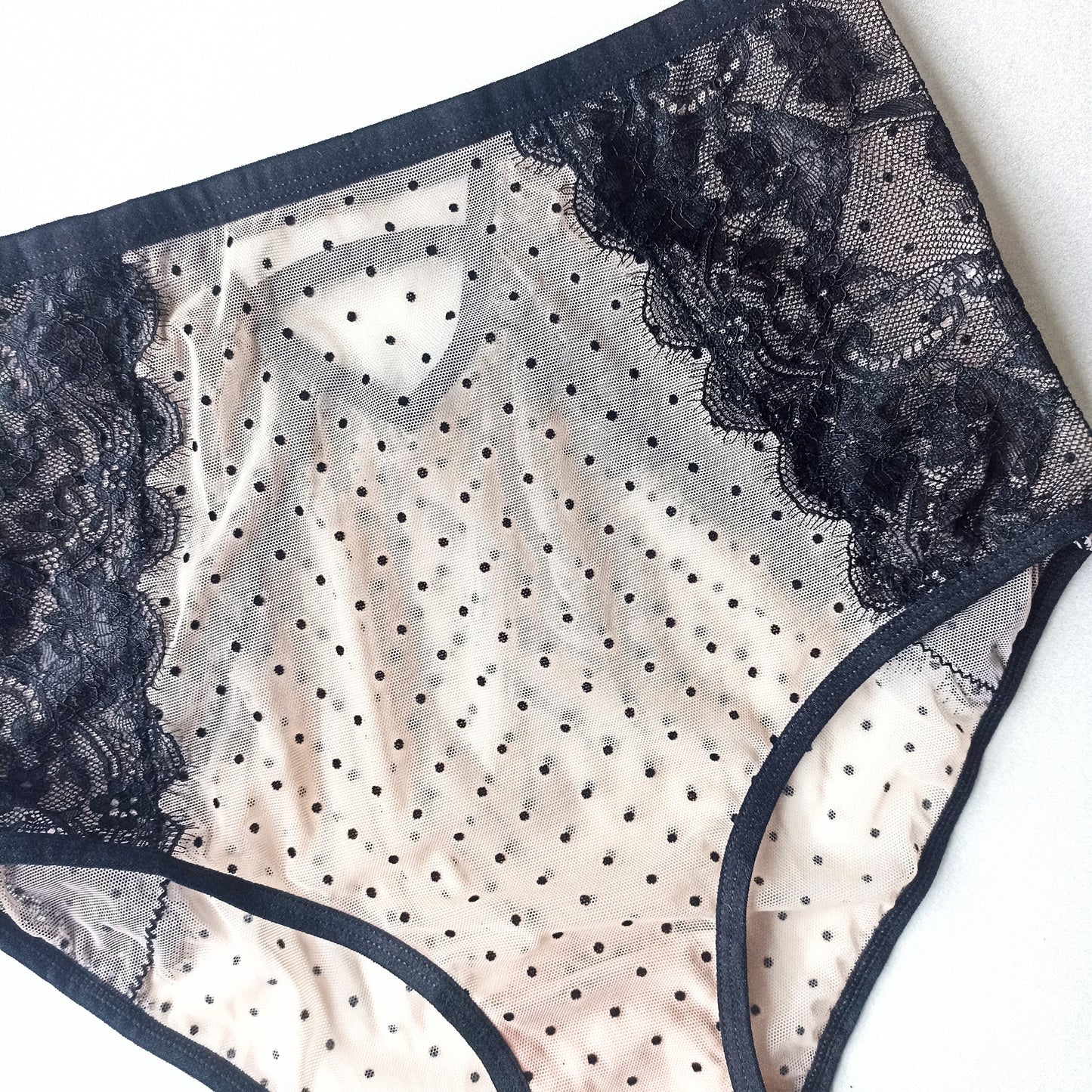 Elegantiškos aukšto juosmens kelnaitės su nėriniais (L-3XL)
