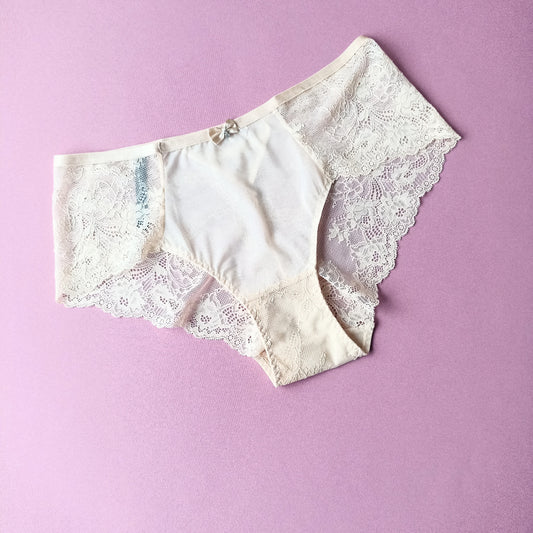Permatomos bikinio kelnaitės, klasikinis juosmuo, šviesi kūno (XL)