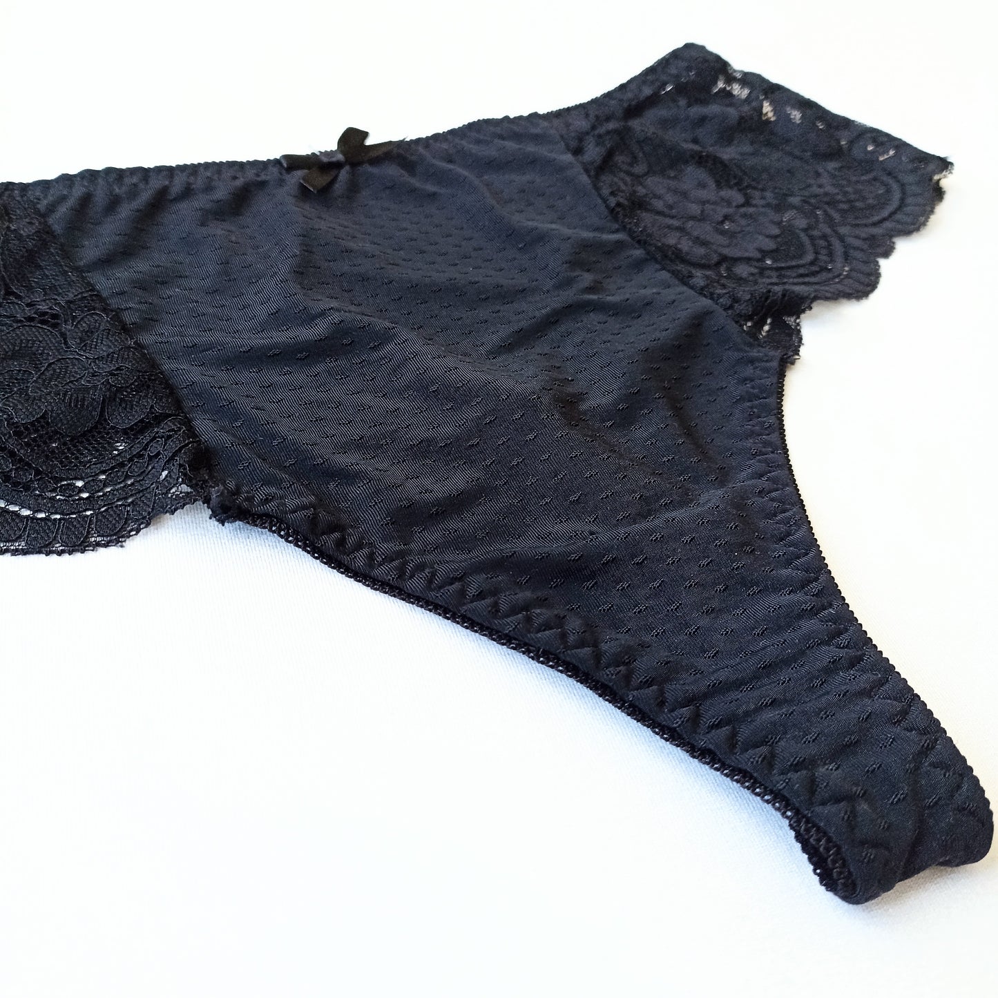Lygūs stringai su nėriniuotais šoneliais, įvairios spalvos (XL-3XL)