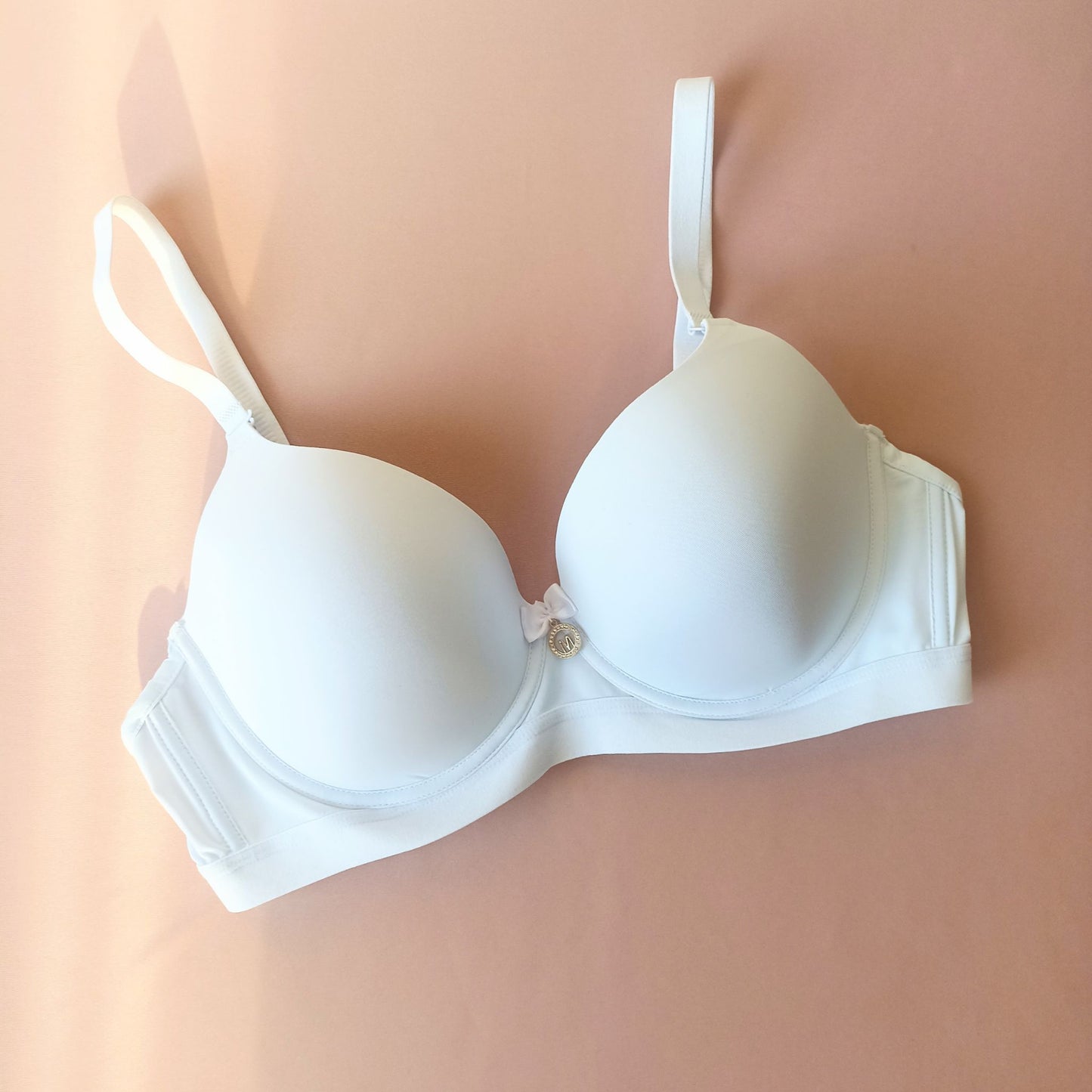 Lygi liemenėlė su dvigubu push-up, balta (90D)