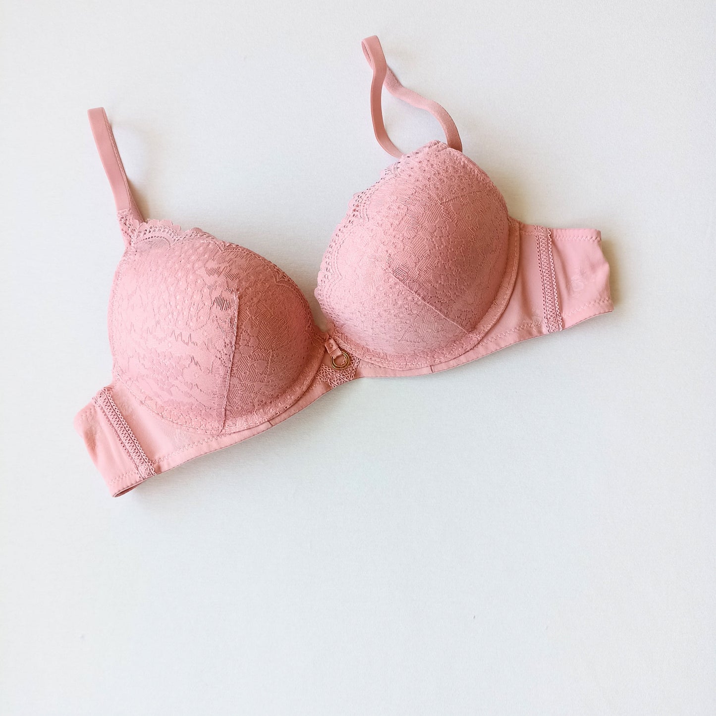 Pakietinta lygi push-up nėriniuota liemenėlė ir derančios kelnaitės, švelniai rausva (75-80B/S-XL))