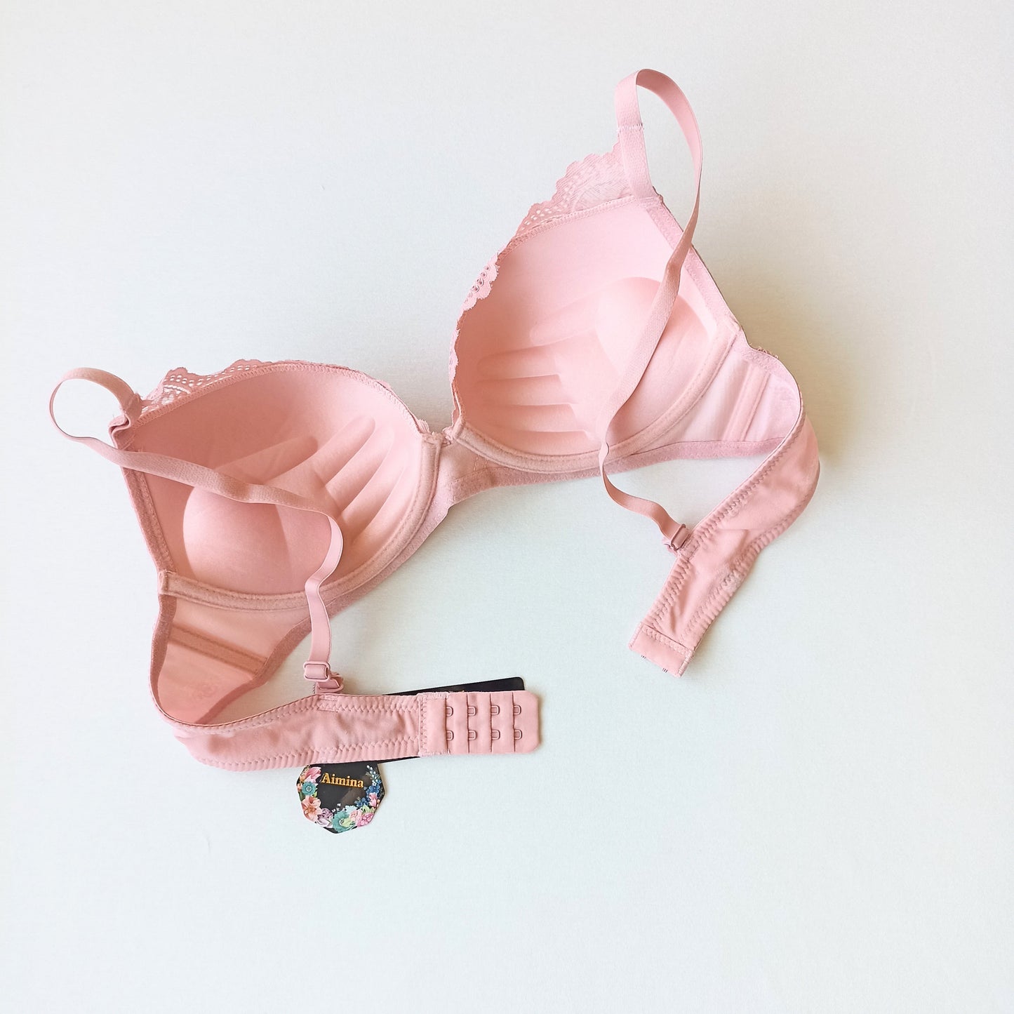 Pakietinta lygi push-up nėriniuota liemenėlė ir derančios kelnaitės, švelniai rausva (75-80B/S-XL))