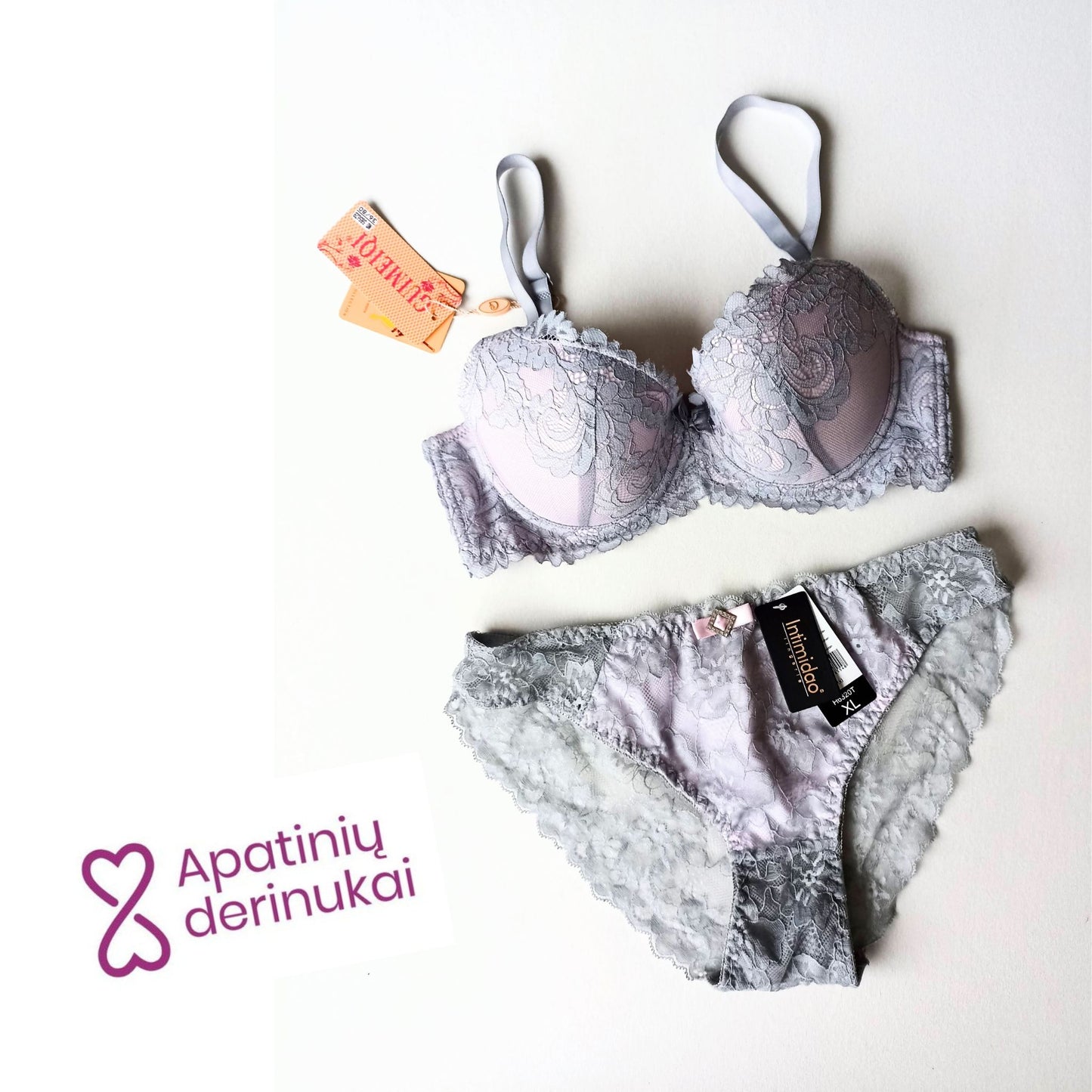 Romantiška minkštai pastandinta liemenėlė ir kelnaitės, šviesiai pilka(75B/M)