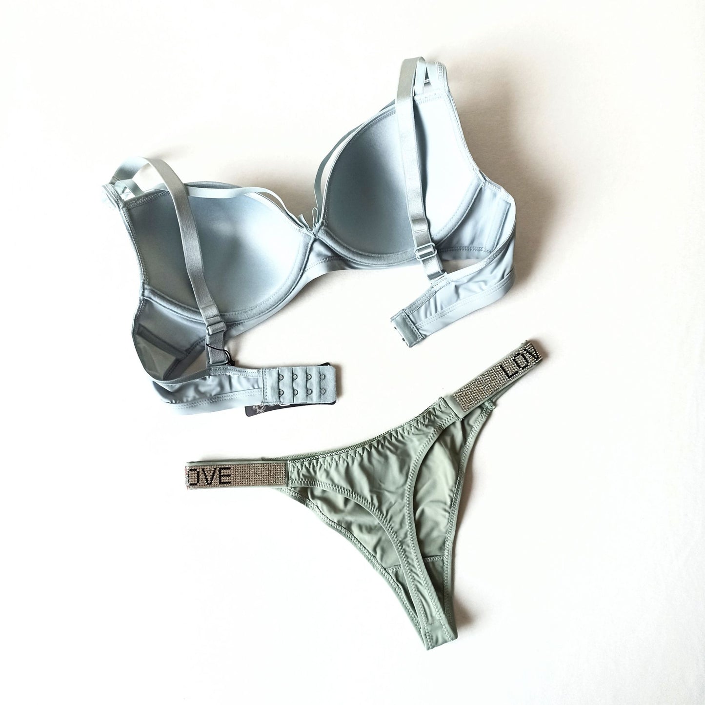 Seksuali liemenėlė ir stringai "PISTACHIO" (80-85B/L)