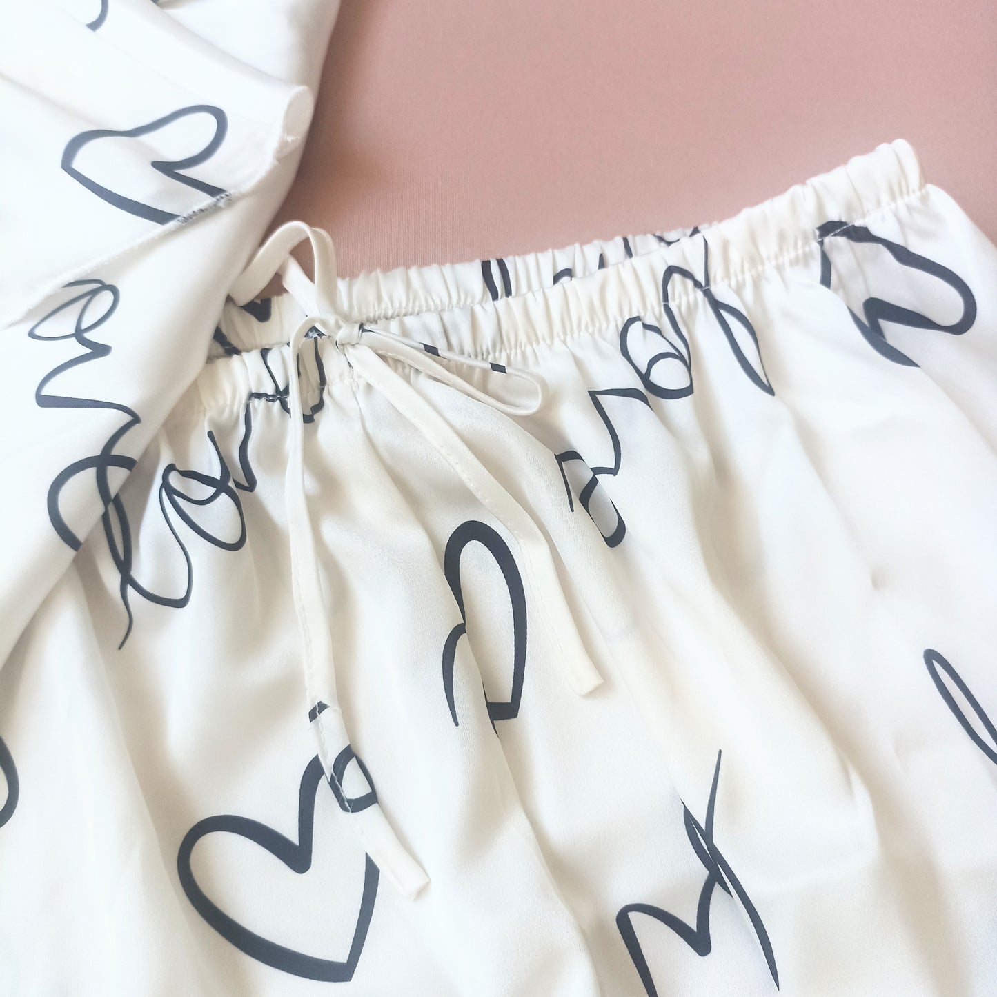 Švelni dviejų dalių pižama, satinas, pieno balta (L-XL)